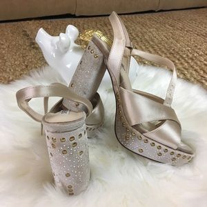 ⭕️Cape Robbin Heels.